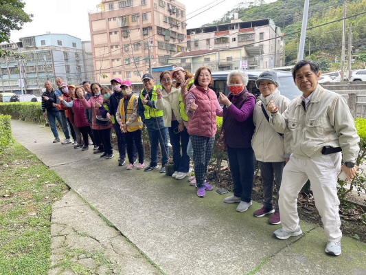 龍華科大邀社區民眾植栽櫻花 營造綠色永續家園