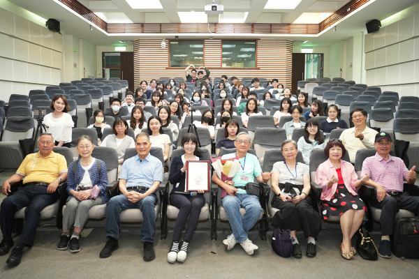 師生緣情牽一甲子 興大傑出校友聶威杰創設獎學金18年